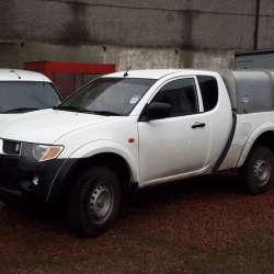 Mitsubishi L200 club cab